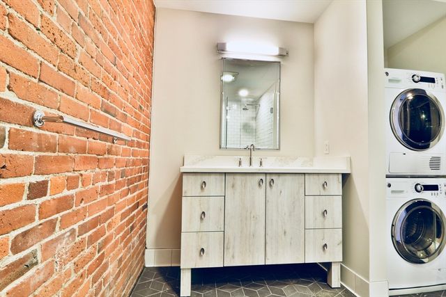 63 Melcher St 201, Boston, MA 02210