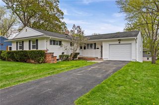 15 Valley Brook Road, Penfield, NY 14526