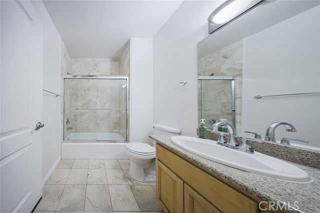 1515 Grismer Avenue 302, Burbank, CA 91504