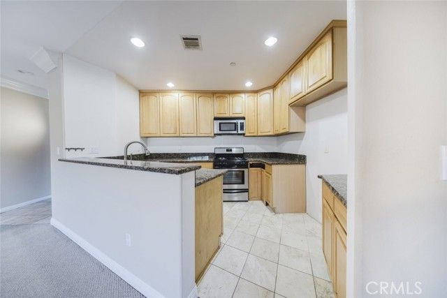 1515 Grismer Avenue 302, Burbank, CA 91504