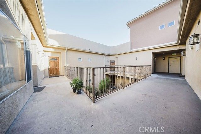 1515 Grismer Avenue 302, Burbank, CA 91504