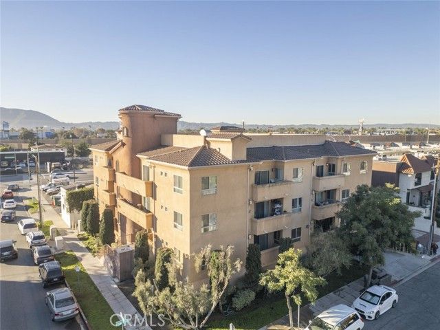 1515 Grismer Avenue 302, Burbank, CA 91504