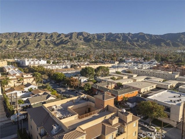 1515 Grismer Avenue 302, Burbank, CA 91504