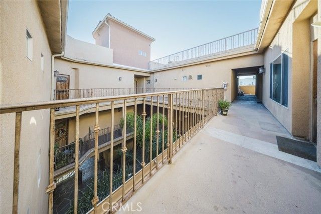 1515 Grismer Avenue 302, Burbank, CA 91504