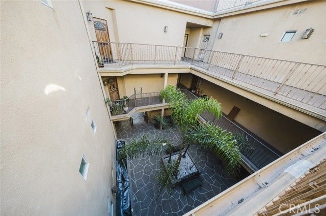 1515 Grismer Avenue 302, Burbank, CA 91504