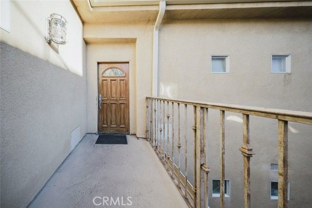 1515 Grismer Avenue 302, Burbank, CA 91504