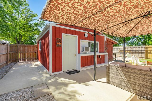 806 Taylor Avenue, Godfrey, IL 62035