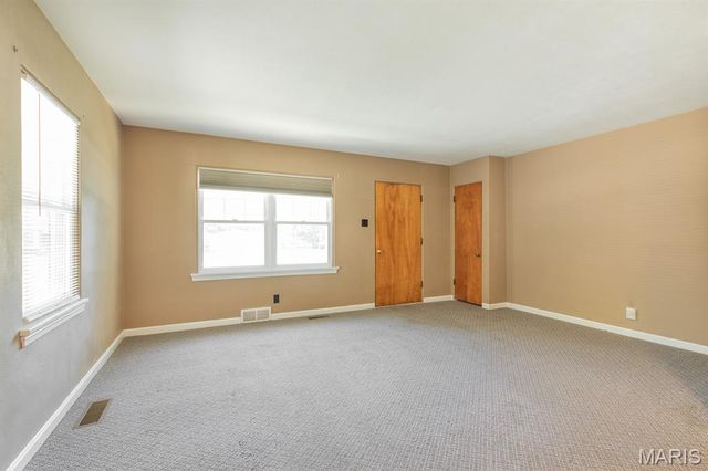 806 Taylor Avenue, Godfrey, IL 62035