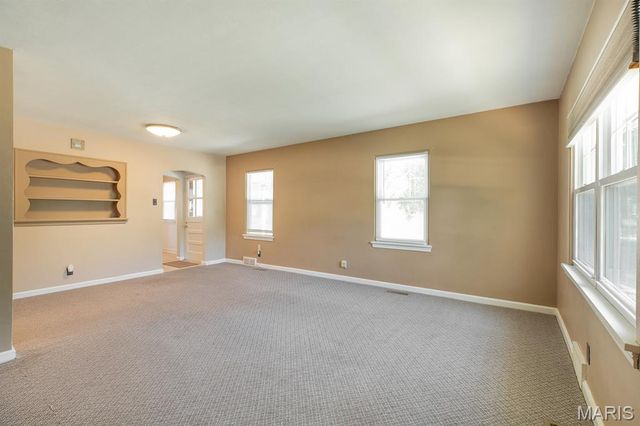 806 Taylor Avenue, Godfrey, IL 62035