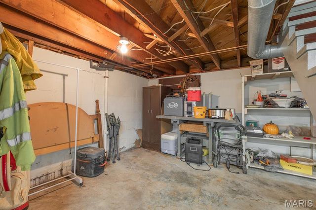 806 Taylor Avenue, Godfrey, IL 62035