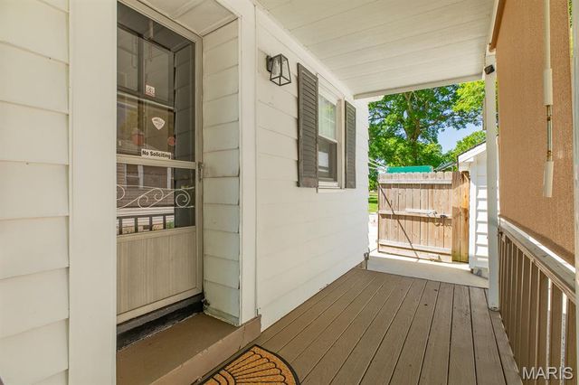 806 Taylor Avenue, Godfrey, IL 62035