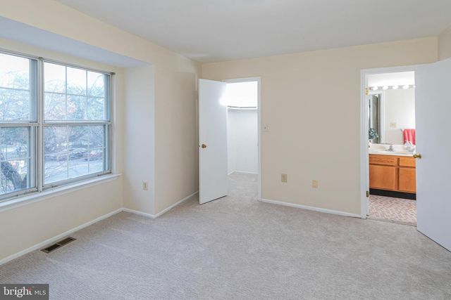 2002 SANDLEWOOD CT, Monmouth Junction, NJ 08852