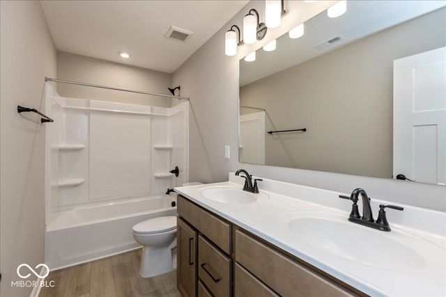 792 Oakleaf Drive, Greenfield, IN 46140