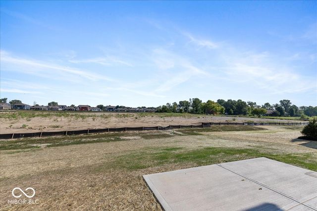 792 Oakleaf Drive, Greenfield, IN 46140