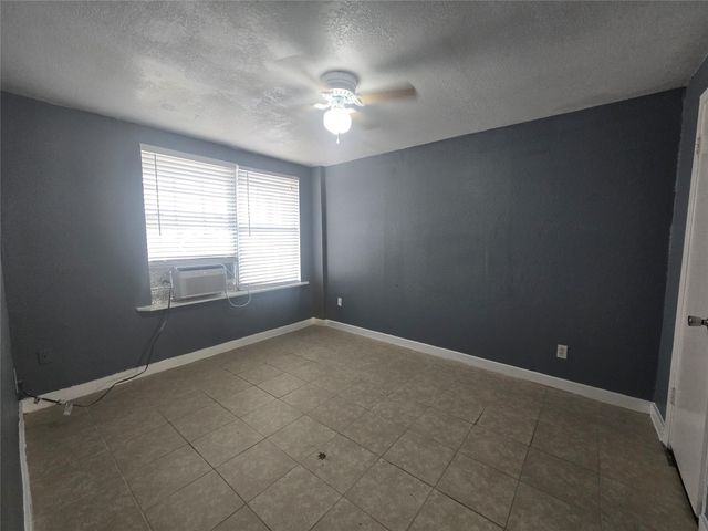 4902 Fm 1765 b, Texas City, TX 77591