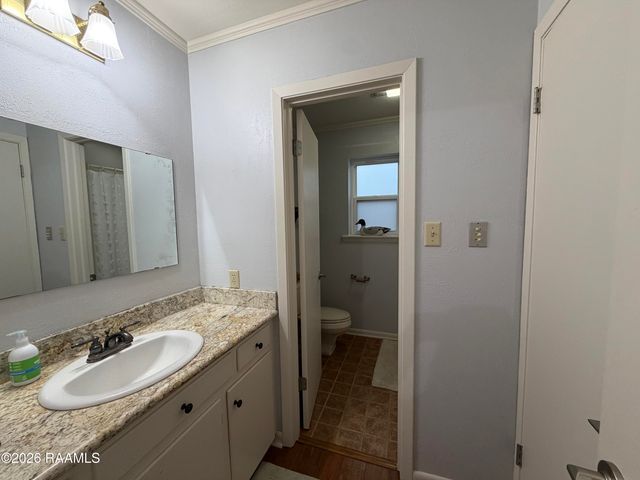 1103 E Bayou Parkway, Lafayette, LA 70508