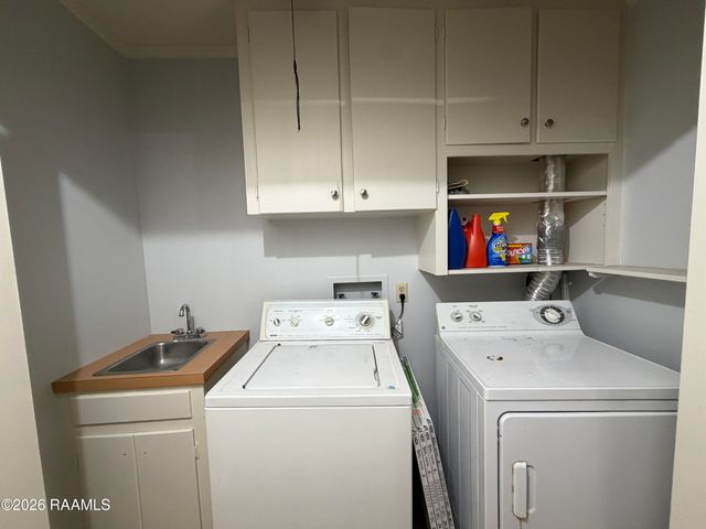 1103 E Bayou Parkway, Lafayette, LA 70508