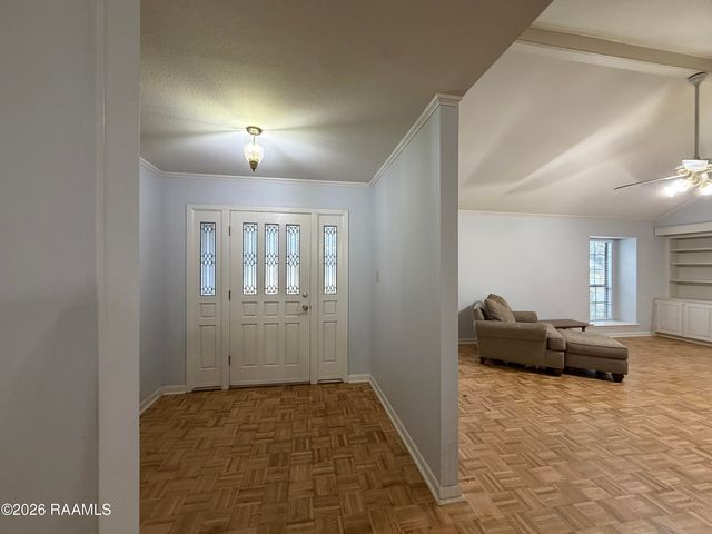 1103 E Bayou Parkway, Lafayette, LA 70508