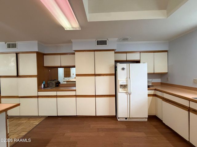 1103 E Bayou Parkway, Lafayette, LA 70508