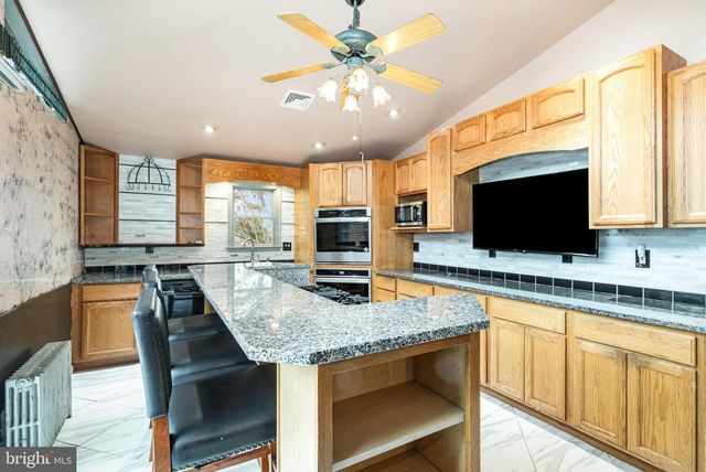 6112 LINGLESTOWN RD, Harrisburg, PA 17112