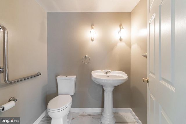 6112 LINGLESTOWN RD, Harrisburg, PA 17112