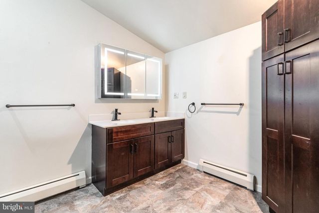 6112 LINGLESTOWN RD, Harrisburg, PA 17112