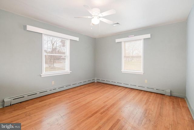 6112 LINGLESTOWN RD, Harrisburg, PA 17112