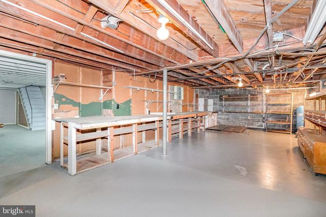 6112 LINGLESTOWN RD, Harrisburg, PA 17112