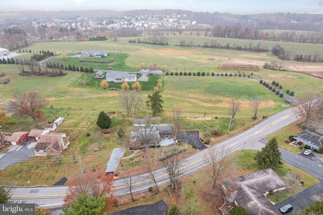 6112 LINGLESTOWN RD, Harrisburg, PA 17112