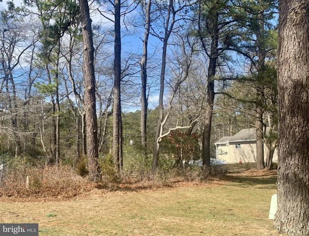 27 AMESBURY RD RD, Manchester Twp, NJ 08759