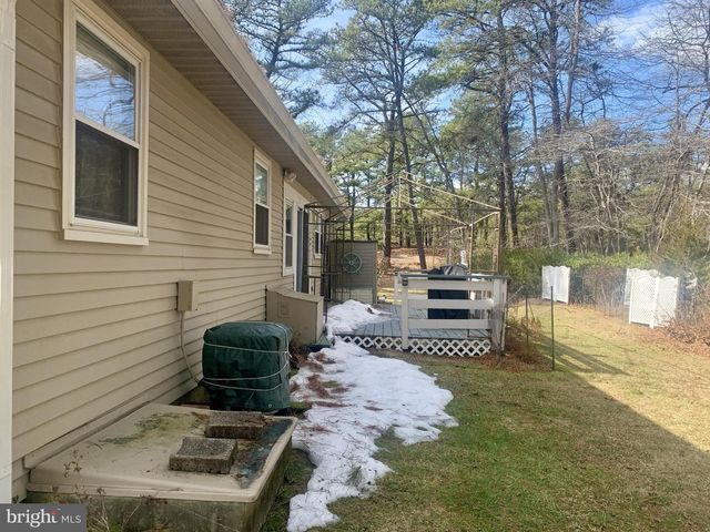 27 AMESBURY RD RD, Manchester Twp, NJ 08759