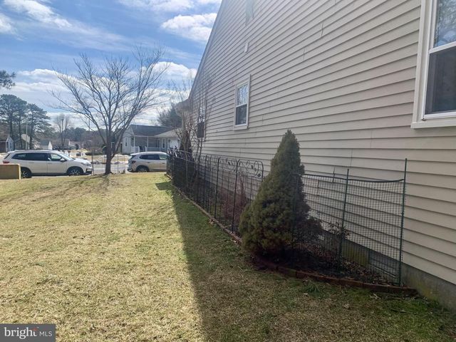 27 AMESBURY RD RD, Manchester Twp, NJ 08759