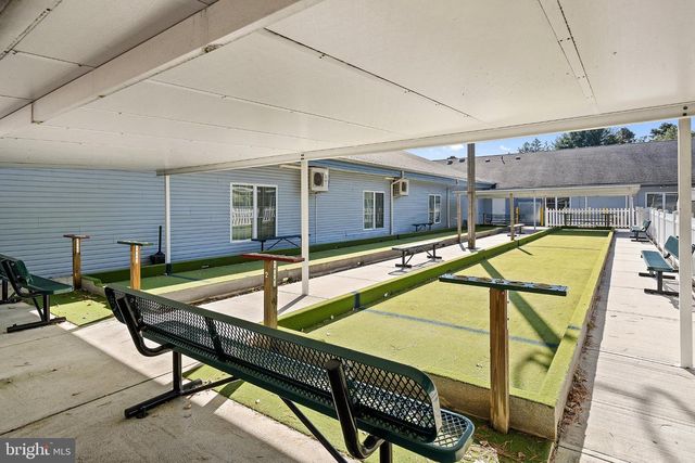 27 AMESBURY RD RD, Manchester Twp, NJ 08759