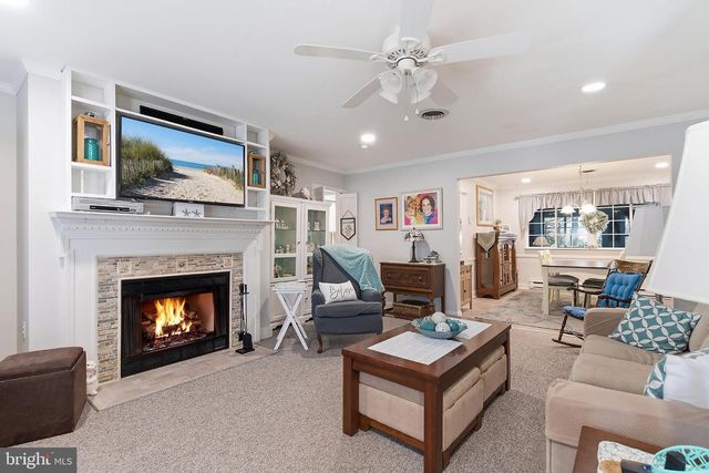 27 AMESBURY RD RD, Manchester Twp, NJ 08759