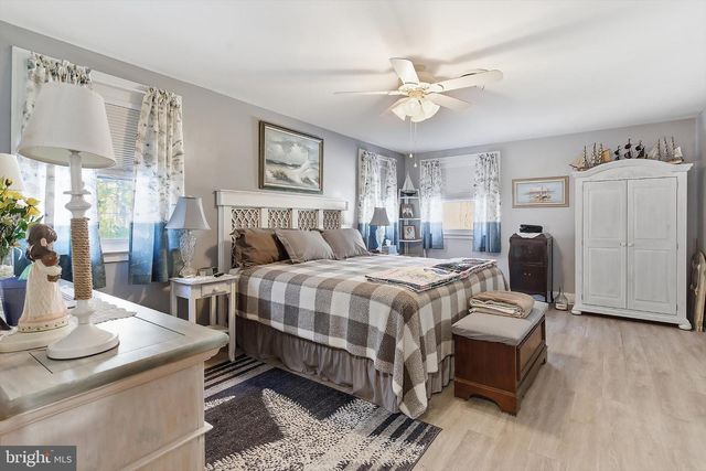 27 AMESBURY RD RD, Manchester Twp, NJ 08759