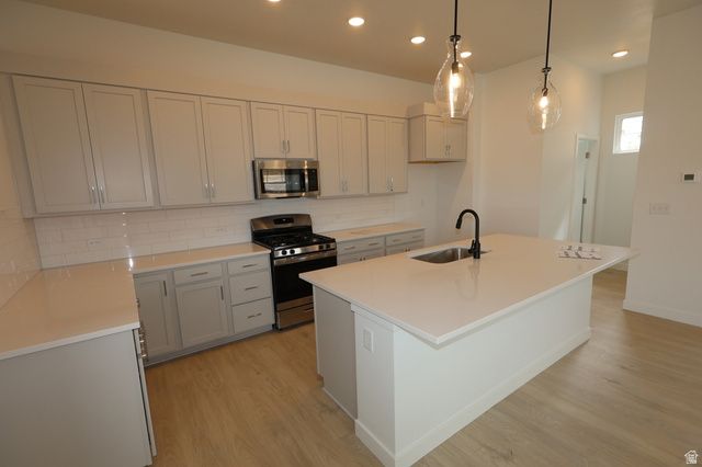 7264 S HIDDEN HILLS DR, West Jordan, UT 84081