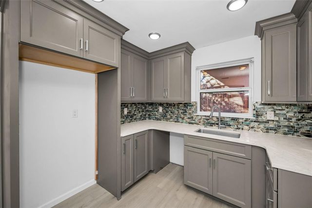 406 ORCHID LANE, Palm Harbor, FL 34683