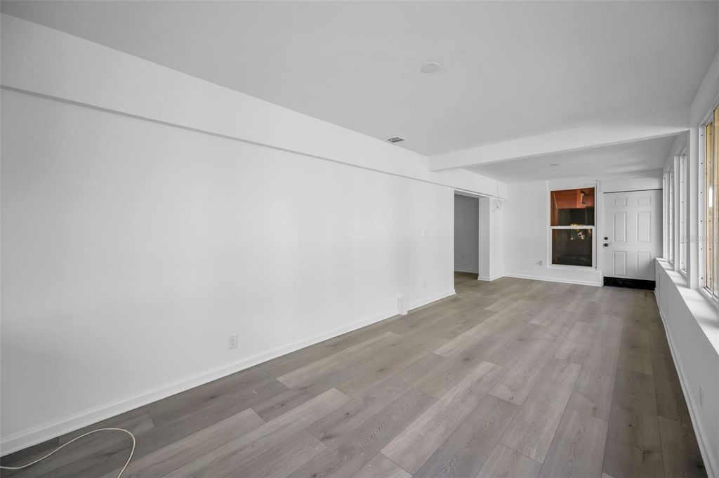 Image 17 of property listing at 406 ORCHID LANE, Palm Harbor, FL 34683