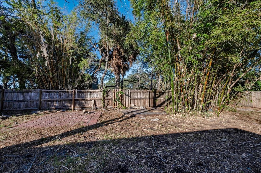 Image 26 of property listing at 406 ORCHID LANE, Palm Harbor, FL 34683