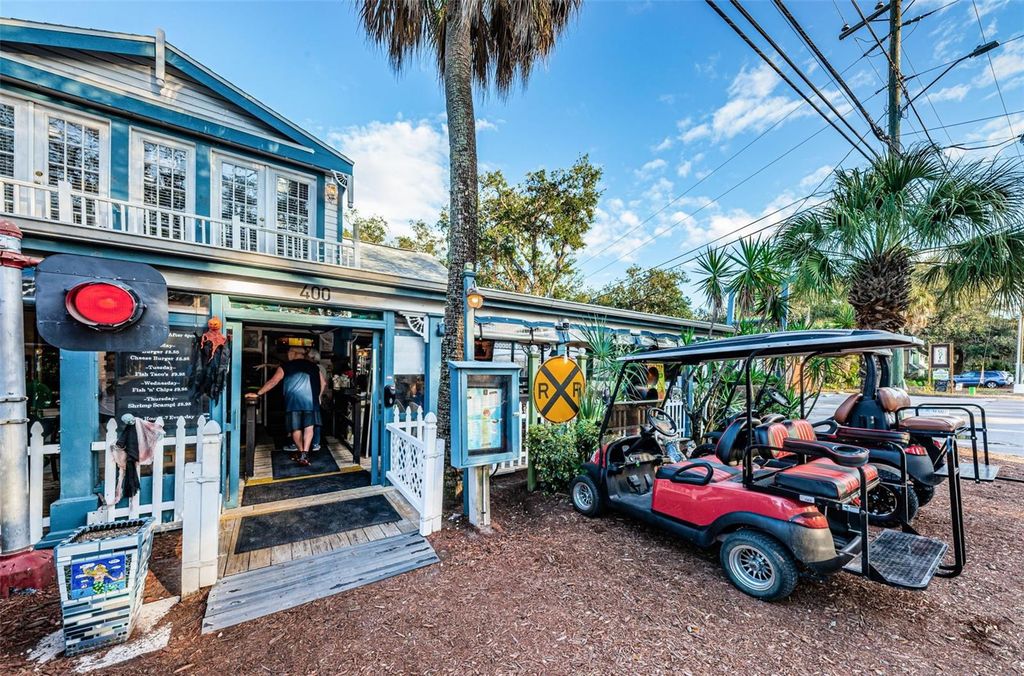 Image 34 of property listing at 406 ORCHID LANE, Palm Harbor, FL 34683