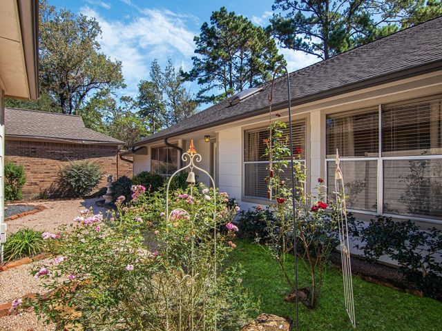4318 Pinewood Park Drive, Kingwood, TX 77345