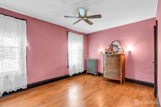 732 State Route 57, Greenwich, NJ 08886