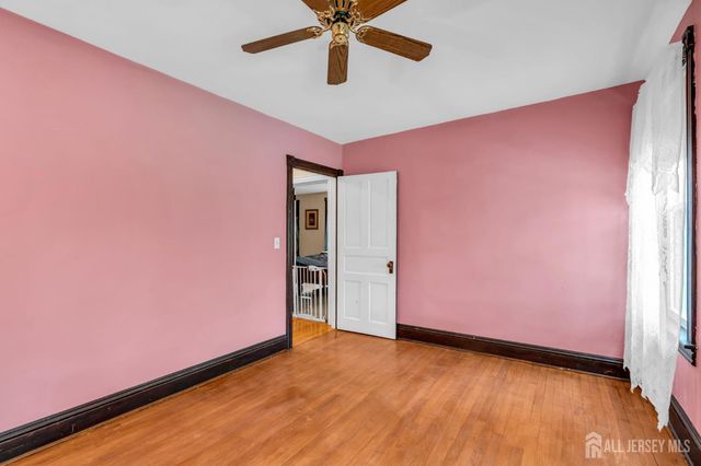 732 State Route 57, Greenwich, NJ 08886