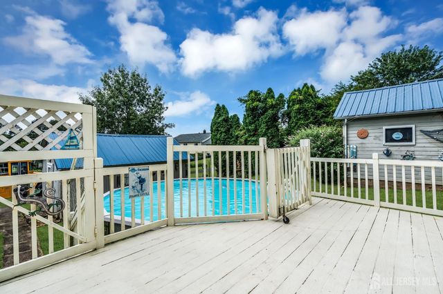 732 State Route 57, Greenwich, NJ 08886