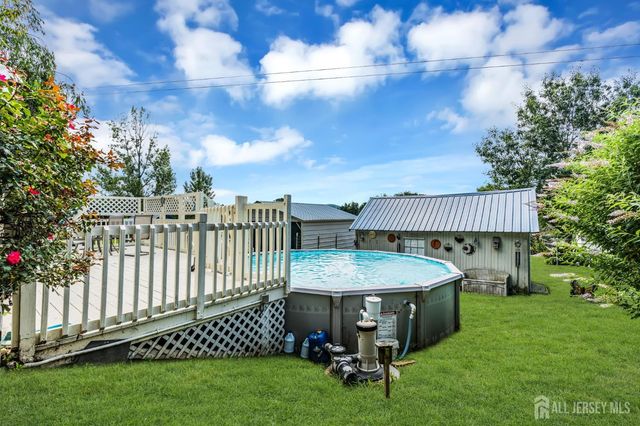 732 State Route 57, Greenwich, NJ 08886
