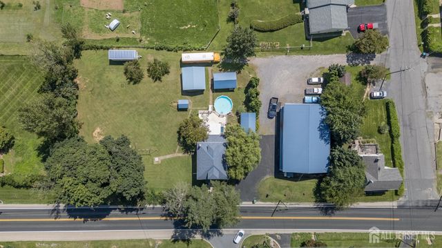 732 State Route 57, Greenwich, NJ 08886