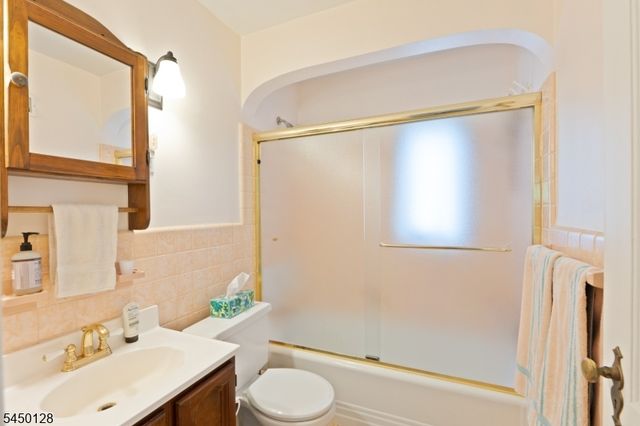 4 Summit Ave, Fair Lawn Boro, NJ 07410