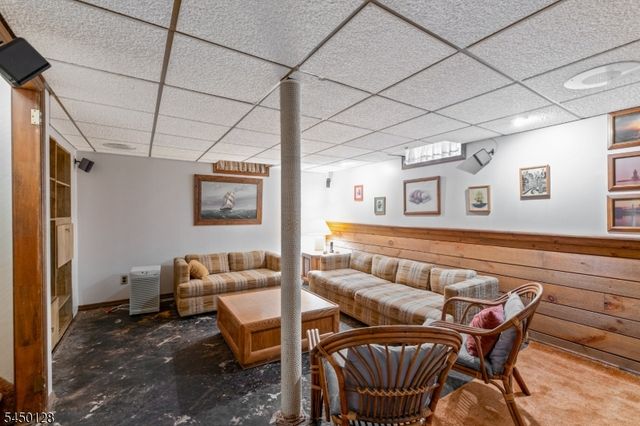 4 Summit Ave, Fair Lawn Boro, NJ 07410
