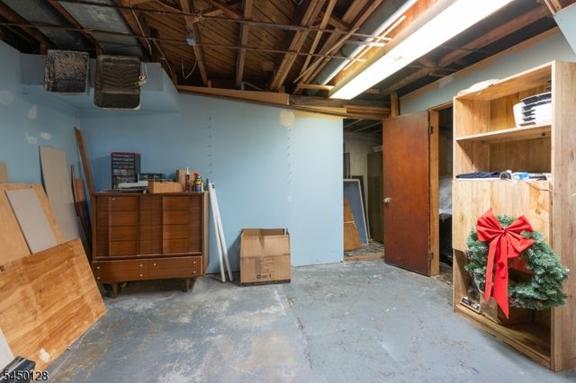 4 Summit Ave, Fair Lawn Boro, NJ 07410