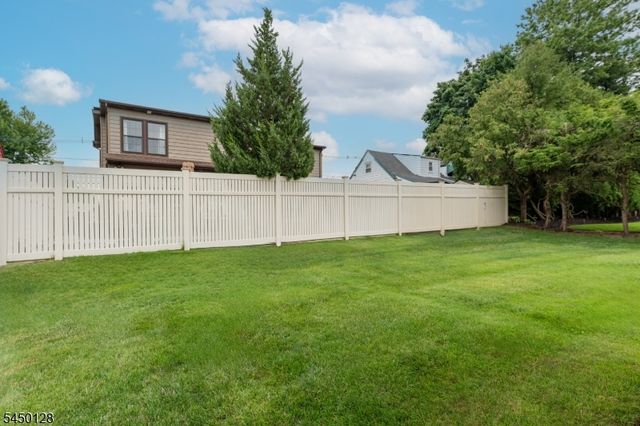 4 Summit Ave, Fair Lawn Boro, NJ 07410